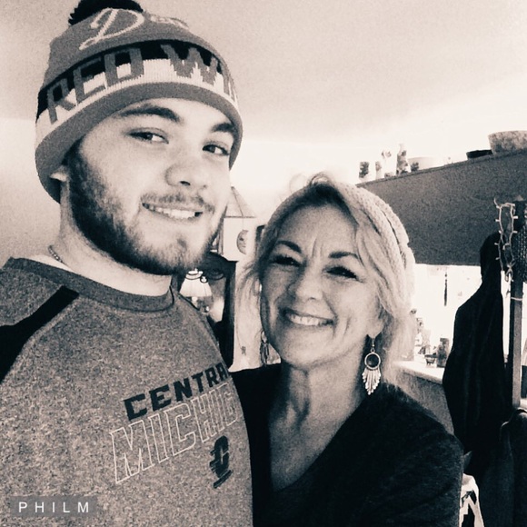 Meet your Posher, Sarah - Picture 3 of 5